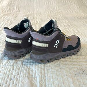 On Cloud Hi Edge sz. 11